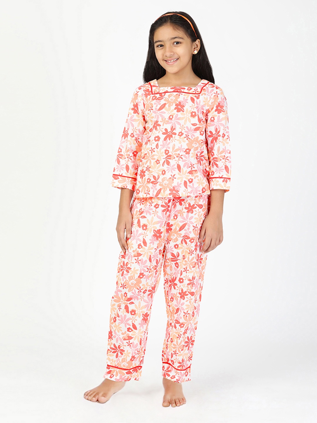 

Budding Bees Pink Printed Night suit
