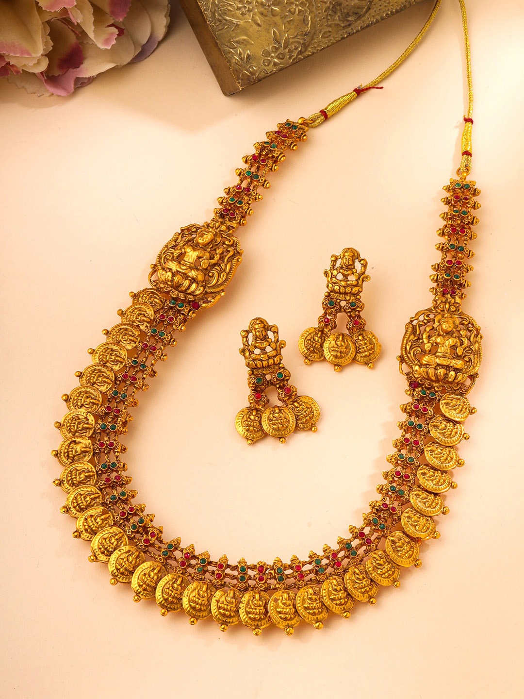 

Yellow Chimes Gold-Plated Stone-Studded & Beaded Jewellery Set