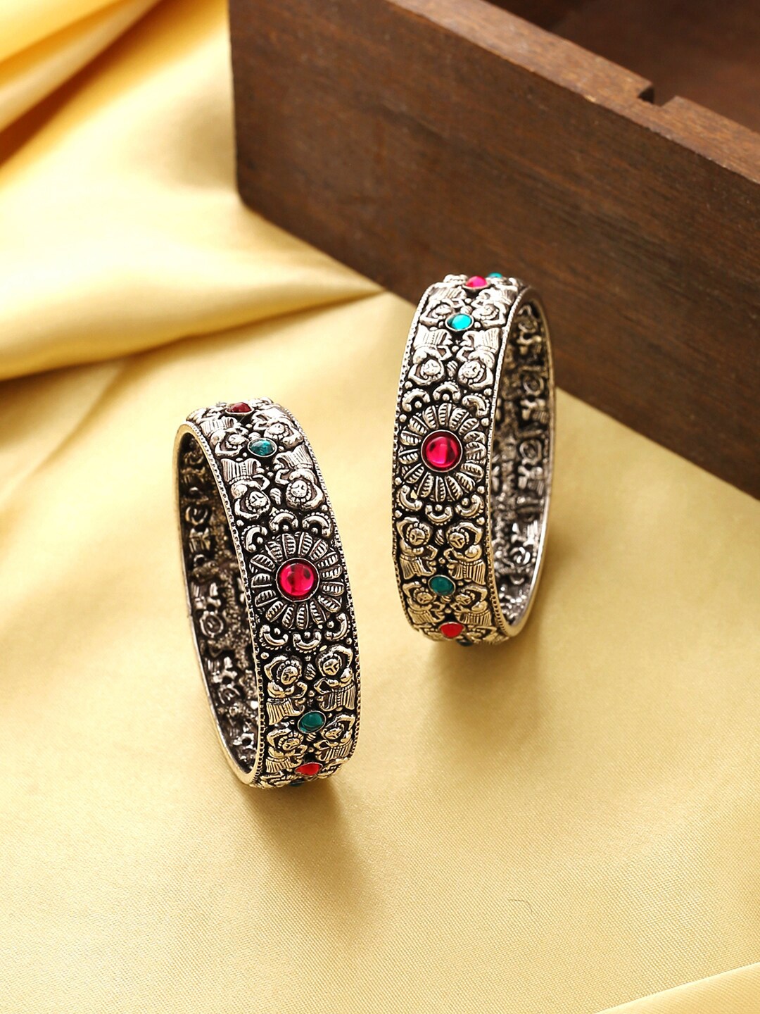 

Yellow Chimes Set Of 2 Oxidised Kundan Studded Bangles, Silver