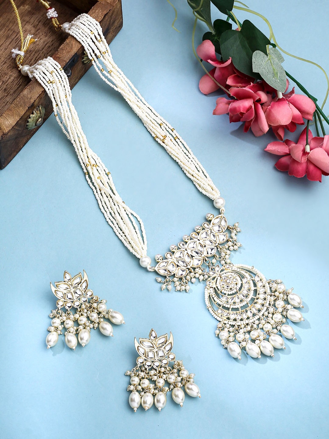 

Yellow Chimes Gold-Plated Kundan Studded & Beaded Jewellery Set