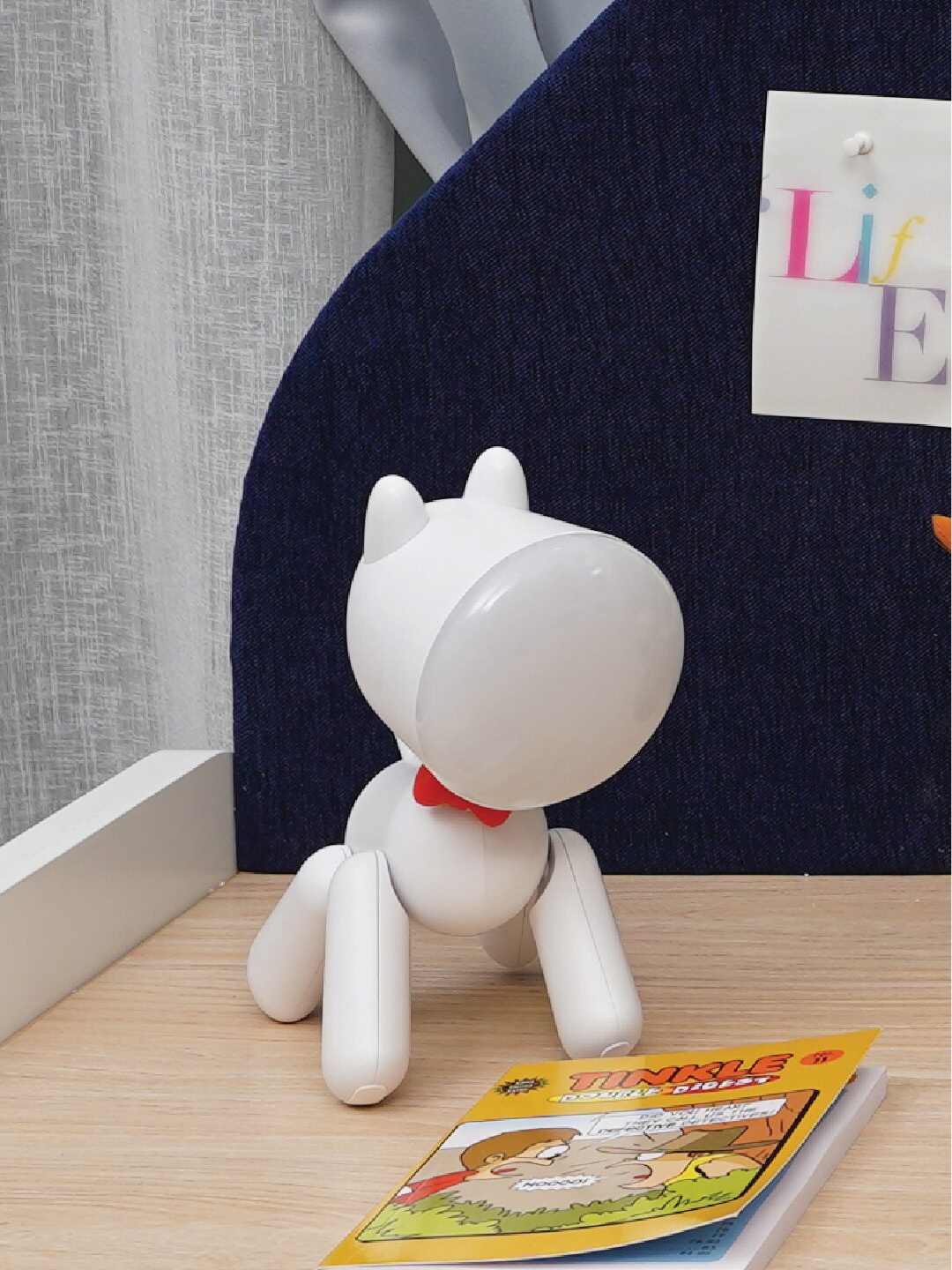 

Smartsters White Acrylic Woof Woof Table Lamp