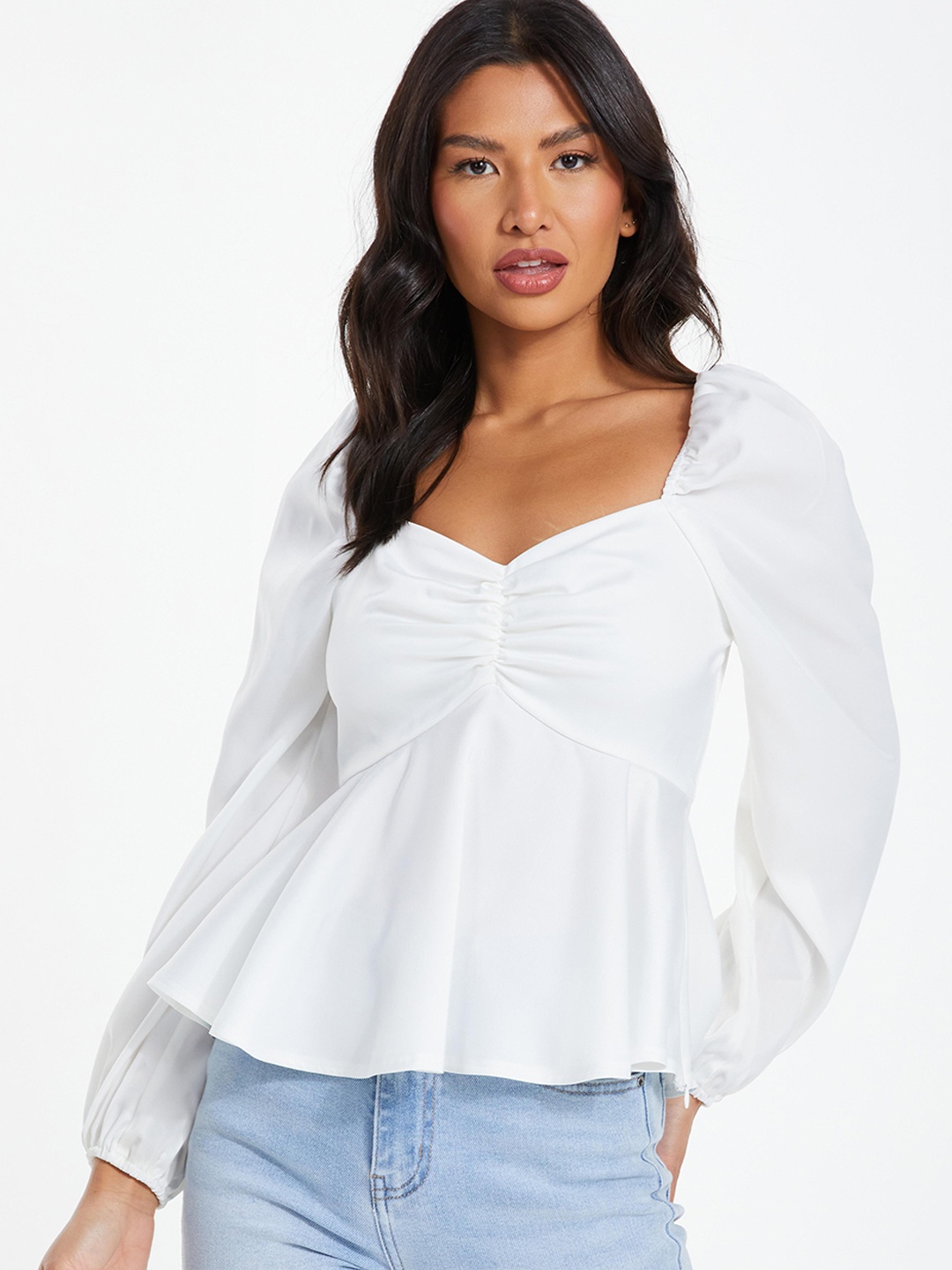 

QUIZ Ruched Sweetheart Neck Puff Sleeve Satin Peplum Top, White