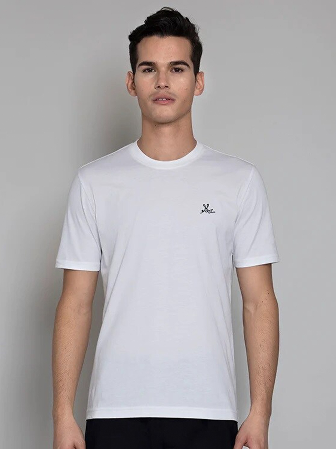 

Muvazo Men Round Neck Cotton T-shirt, White