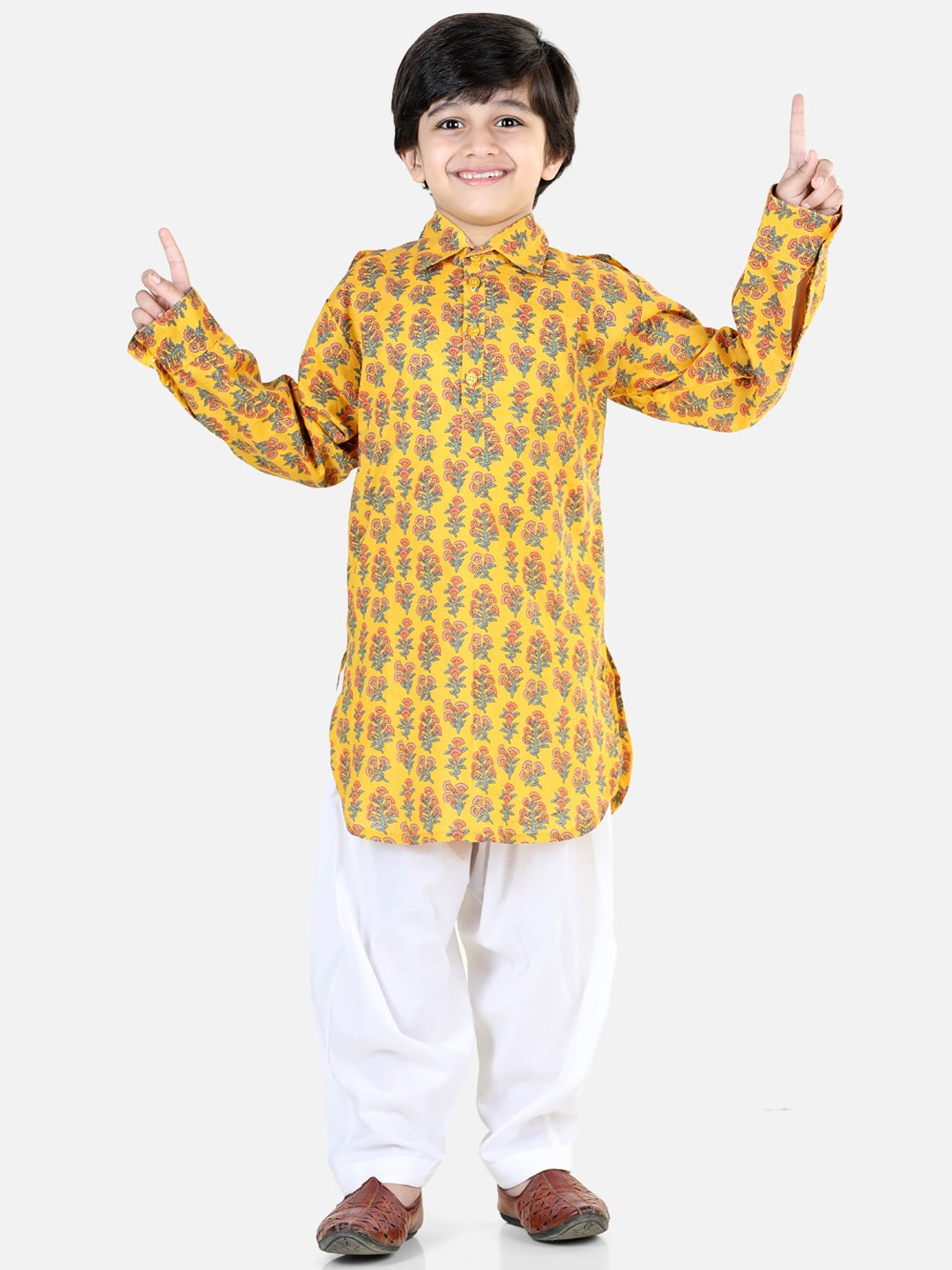 

BownBee Boys Floral Printed Pure Cotton Kurta with Salwar, Yellow