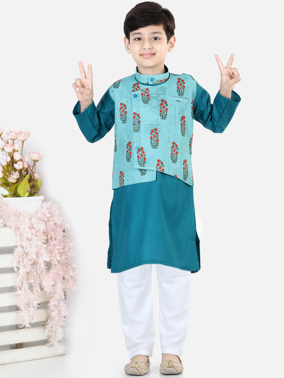 

BownBee Boys Ethnic Motifs Printed Regular Pure Cotton Kurta with Pyjamas, Blue