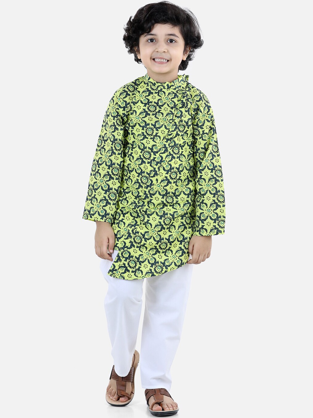 

BownBee Boys Ethnic Motifs Printed Asymmetric Pure Cotton Kurta with Pyjama, Yellow