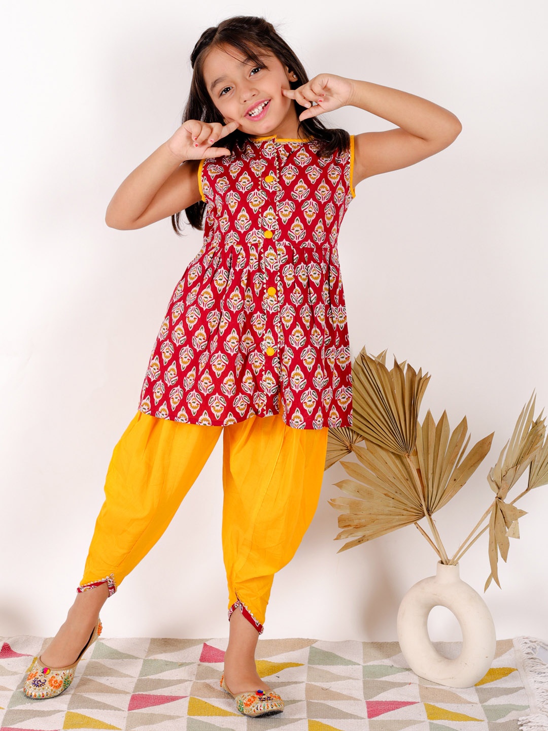 

Superminis Girls Ethnic Printed Sleeveless Pure Cotton Kurti with Salwar, Maroon