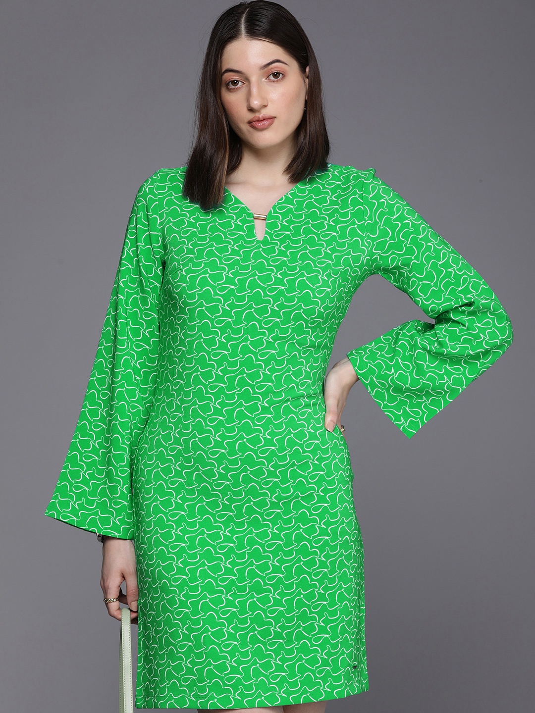 

Allen Solly Woman Print Keyhole Neck Flared Sleeve Bodycon Mini Dress, Green