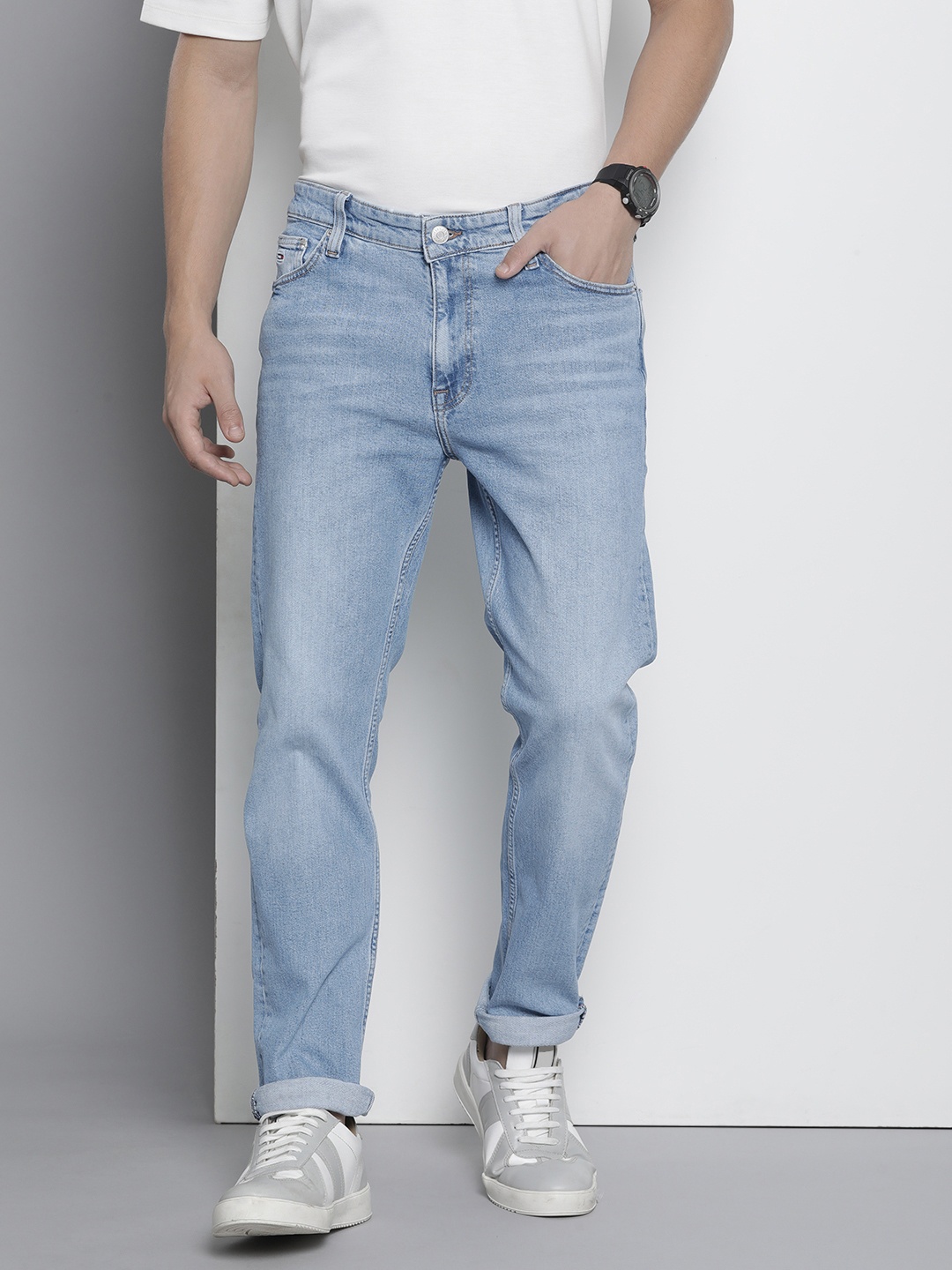 

Tommy Hilfiger Men Dad Regular Tapered Fit Heavy Fade Stretchable Jeans, Blue