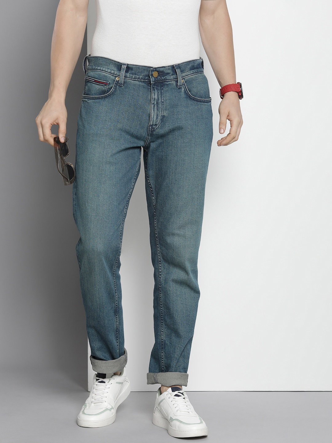 

Tommy Hilfiger Men Straight Fit Light Fade Stretchable Mid-Rise Jeans, Blue