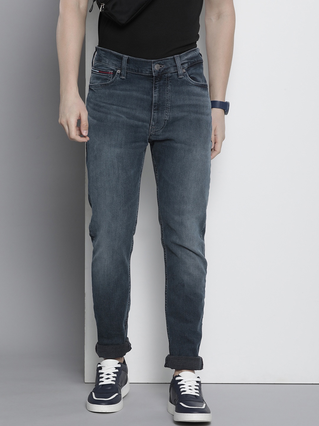 

Tommy Hilfiger Men Simon Skinny Fit Heavy Fade Stretchable Jeans, Blue