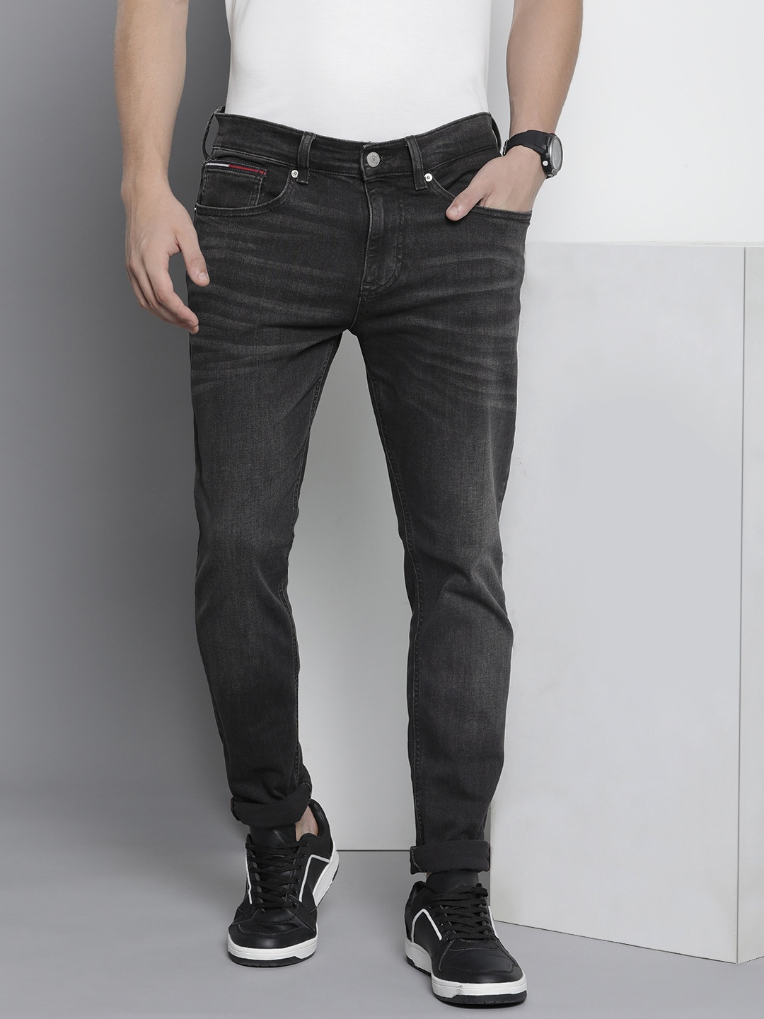 

Tommy Hilfiger Men Austin Slim Fit Light Fade Stretchable Jeans, Black