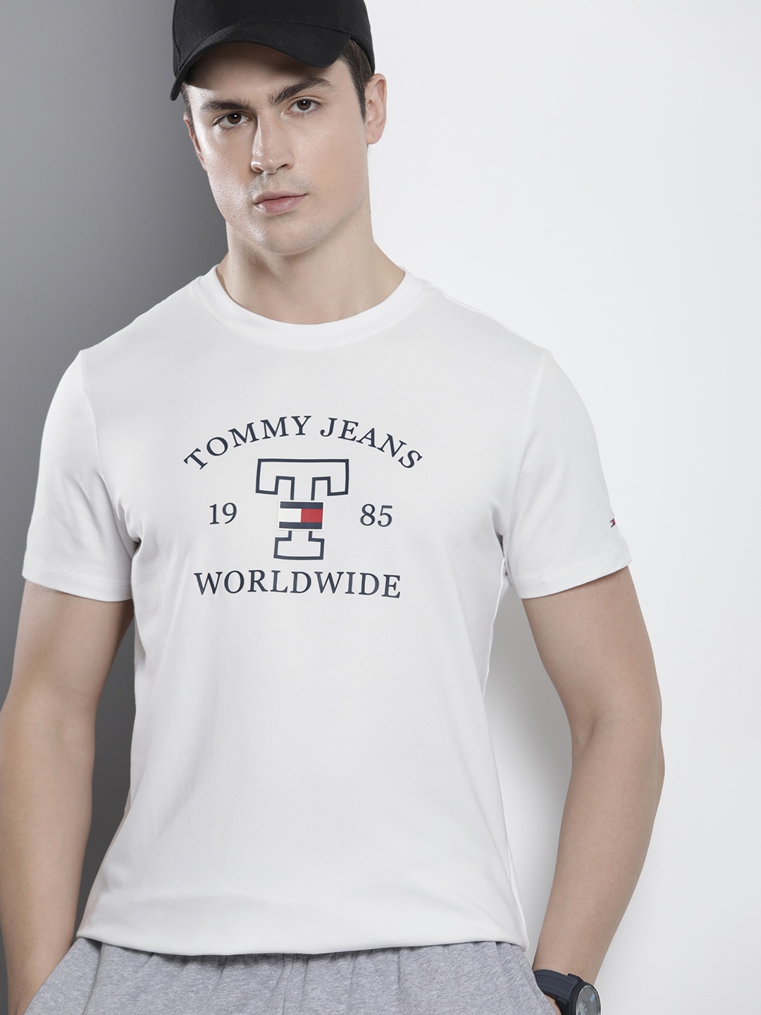 

Tommy Hilfiger Round Neck Slim Fit T-shirt, White