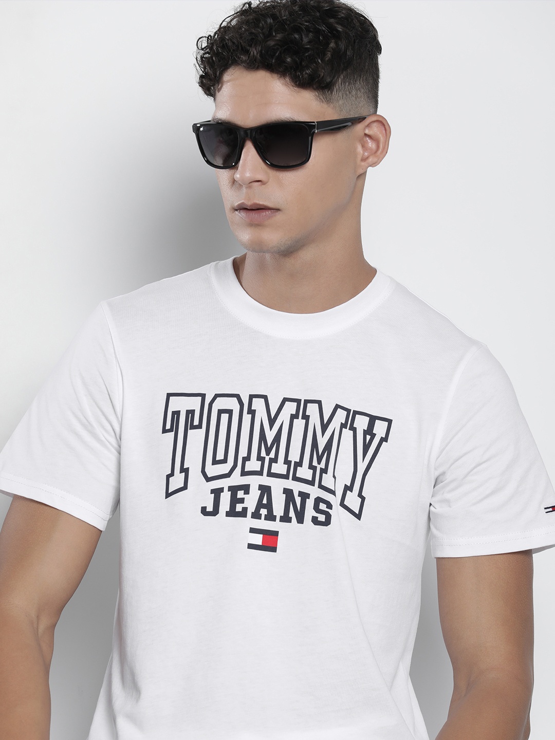 

Tommy Hilfiger Brand Logo Printed Pure Cotton T-shirt, White