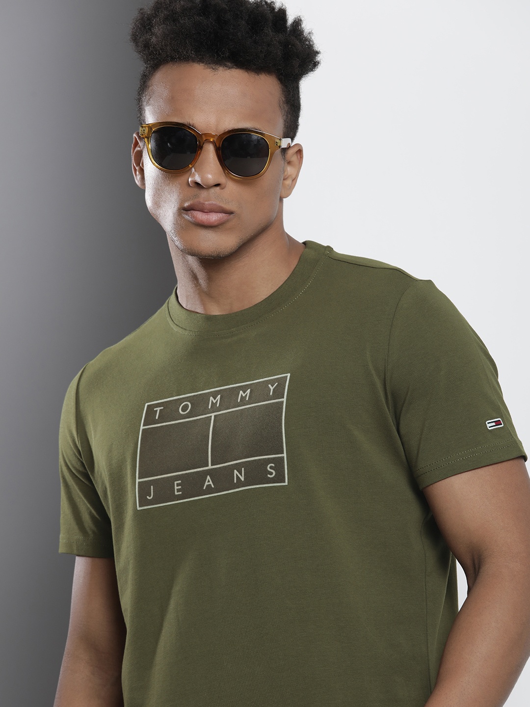 

Tommy Hilfiger Brand Logo Applique Slim Fit T-shirt, Olive