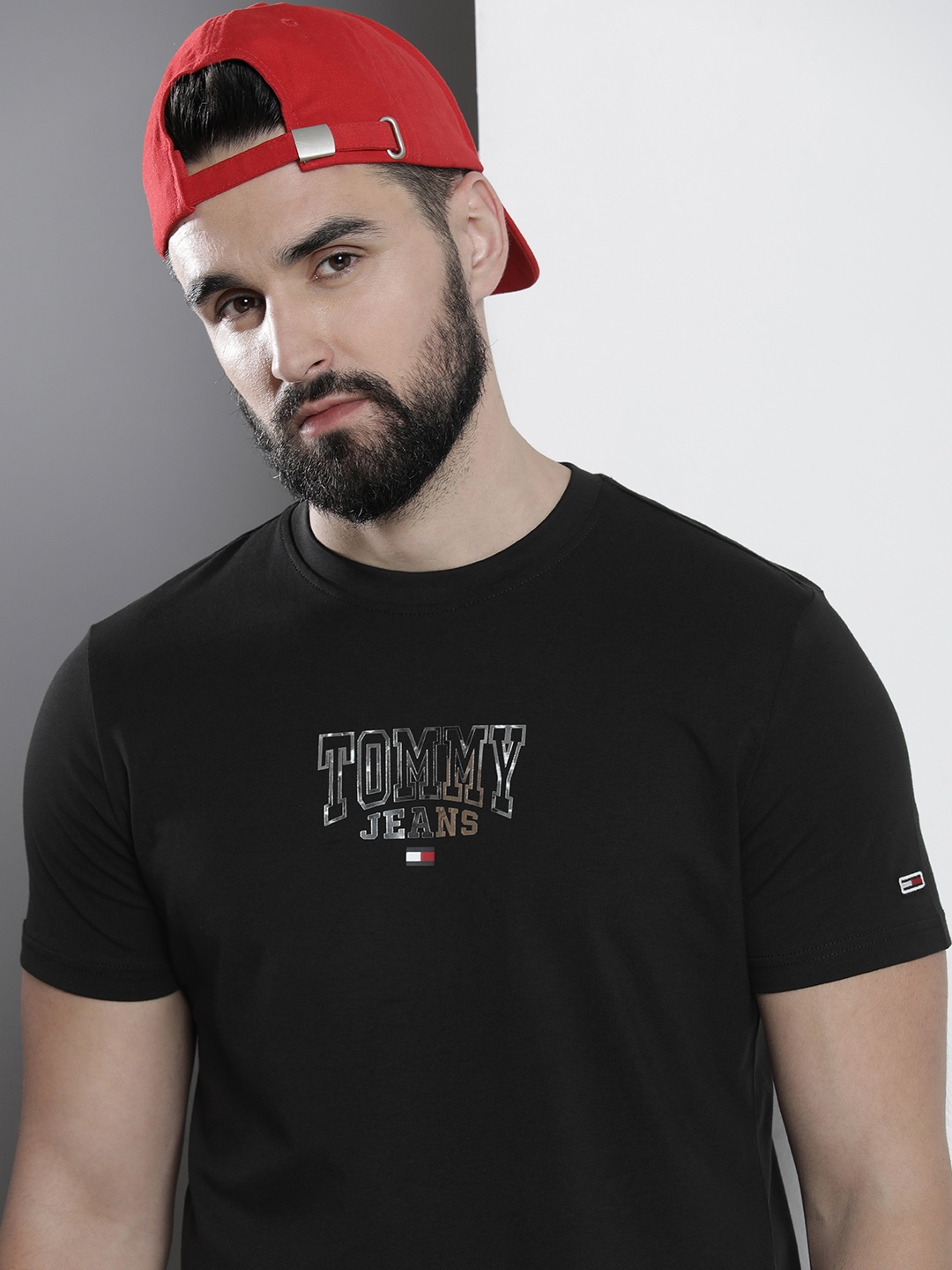 

Tommy Hilfiger Brand Logo Printed MTLLC FOIL ENTRY Slim Fit T-shirt, Black