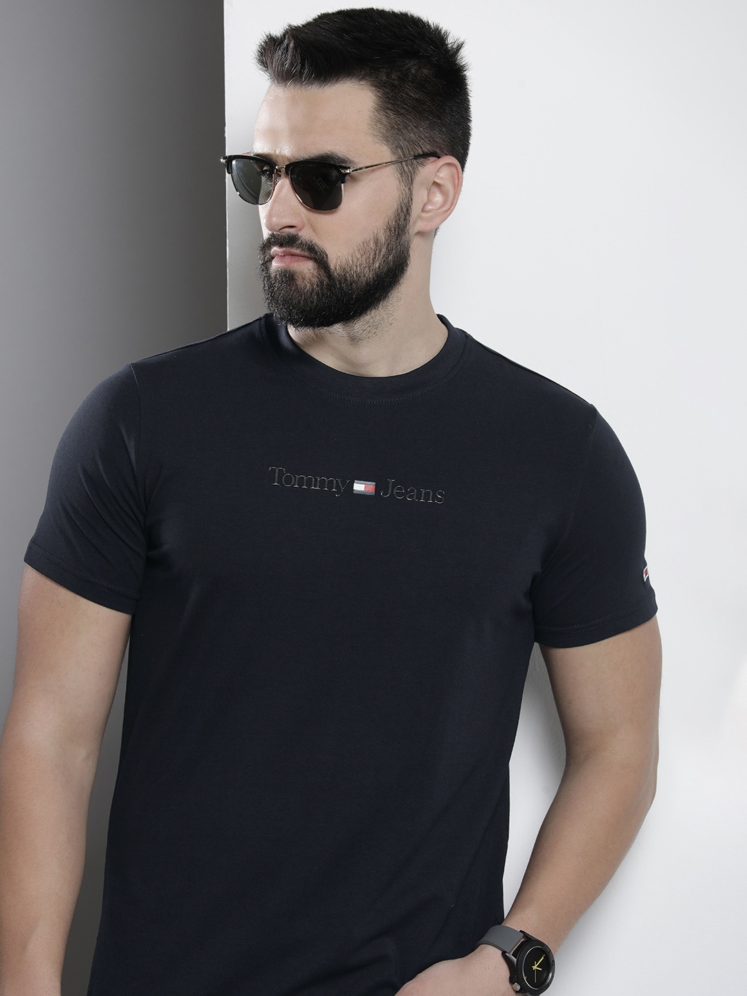 

Tommy Hilfiger Brand Logo Applique Slim Fit T-shirt, Navy blue