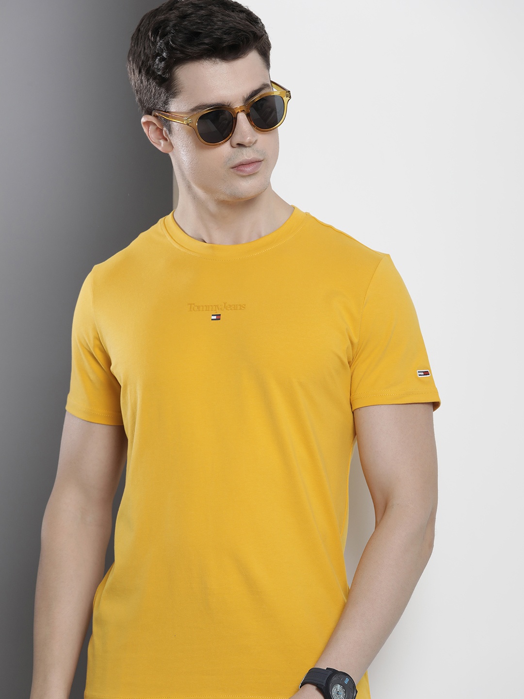 

Tommy Hilfiger Brand Logo Applique Slim Fit T-shirt, Mustard