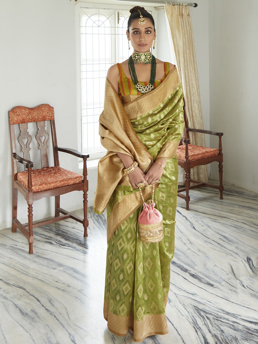 

Mitera Olive Green & Beige Geometric Zari Tissue Saree With Blouse Piece