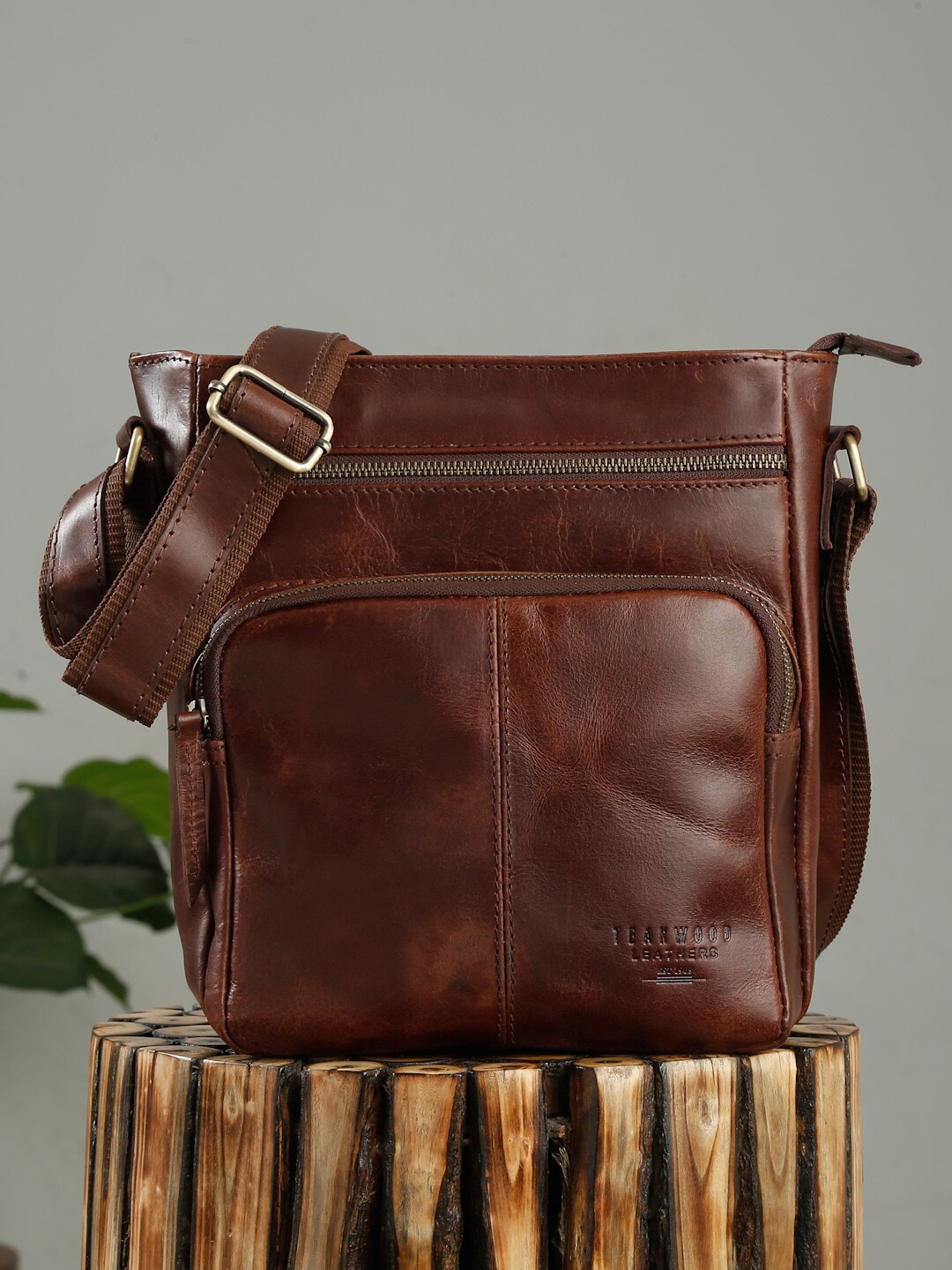 

Teakwood Leathers Men Messenger Bag, Brown