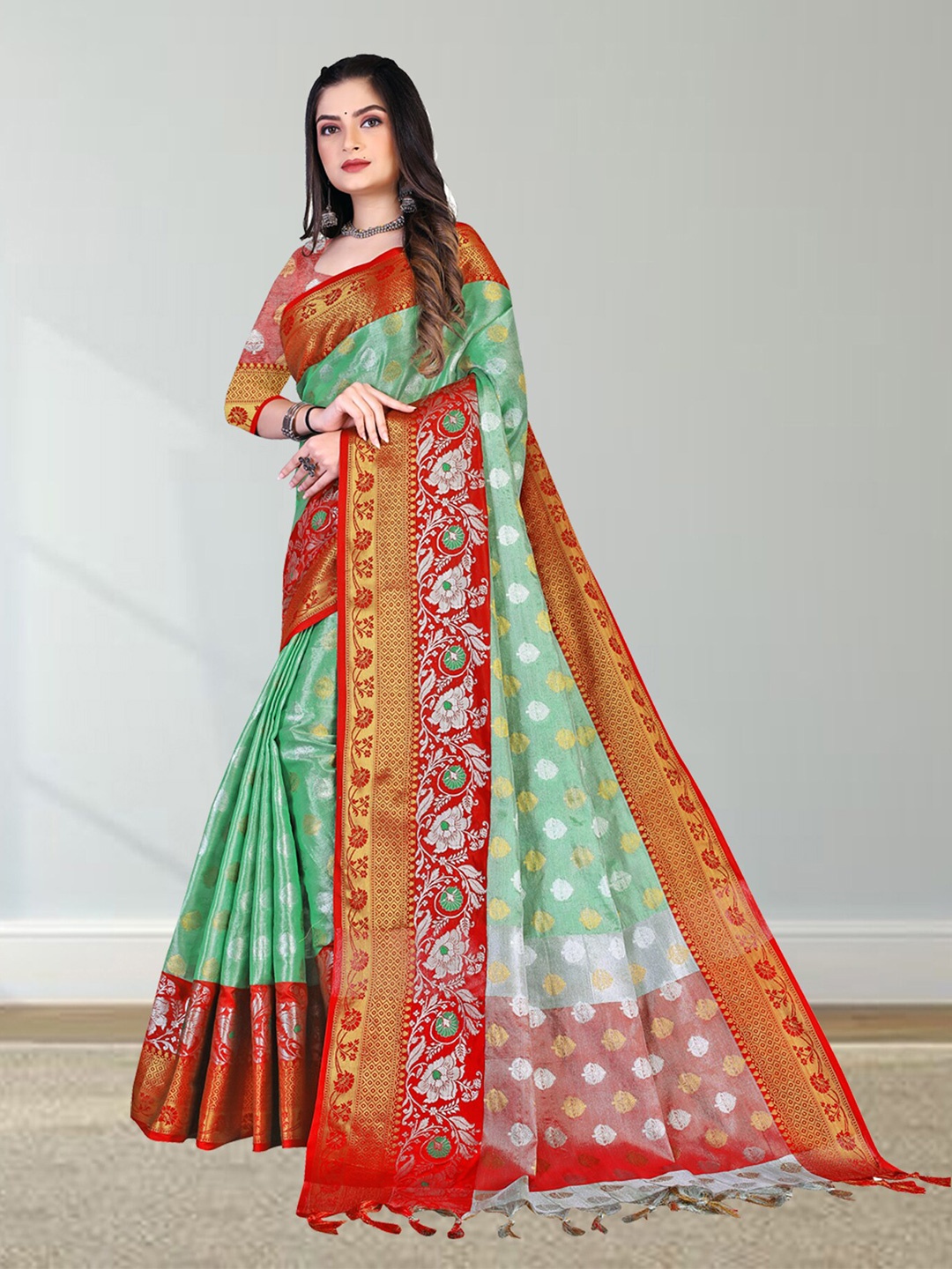 

N N ENTERPRISE Woven Design Zari Silk Blend Kanjeevaram Saree, Green