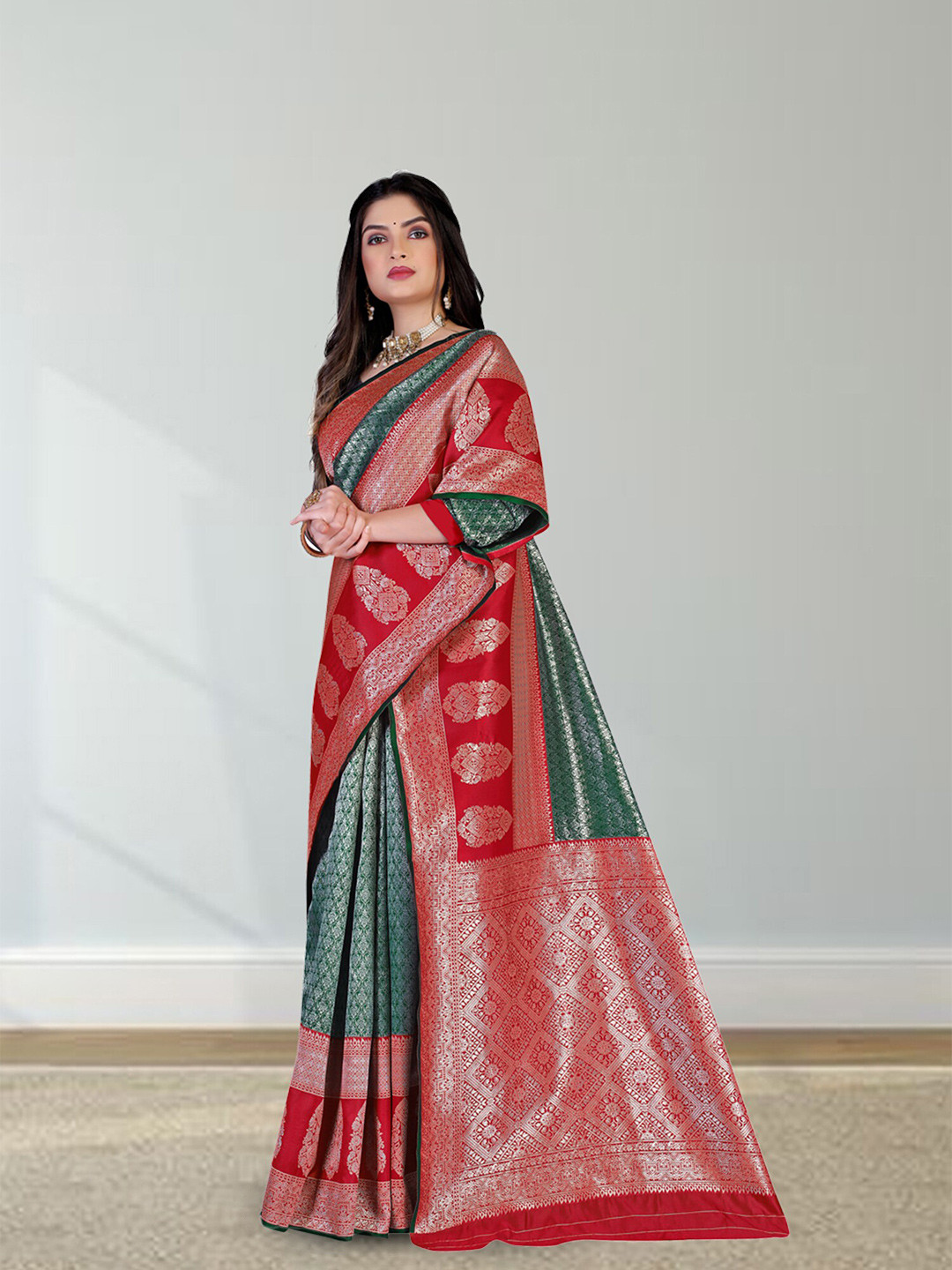 

N N ENTERPRISE Woven Design Zari Silk Blend Kanjeevaram Saree, Green