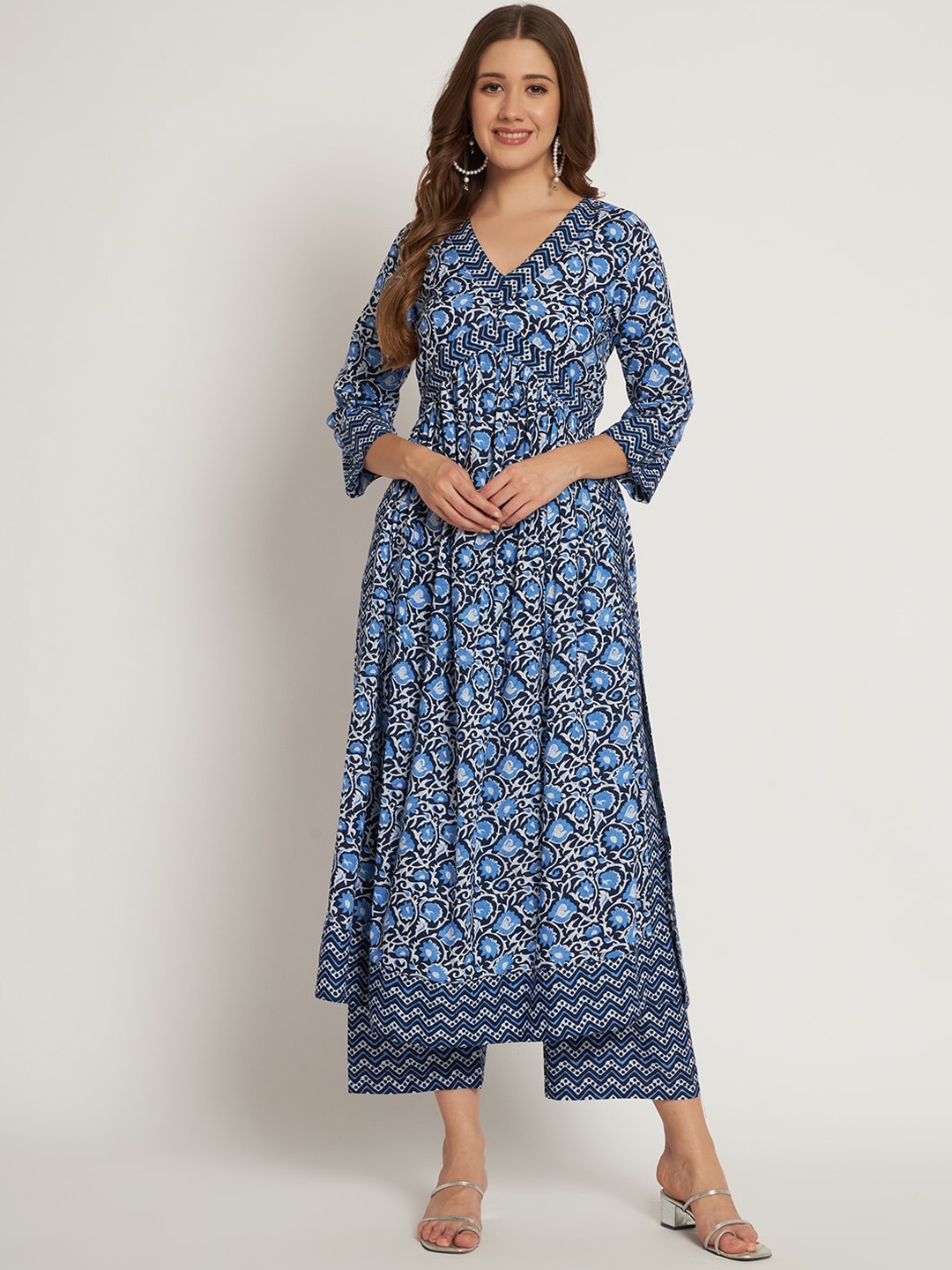 

Poshak Hub Ethnic Motifs Printed V-Neck Pure Cotton Kurta with Palazzos, Blue