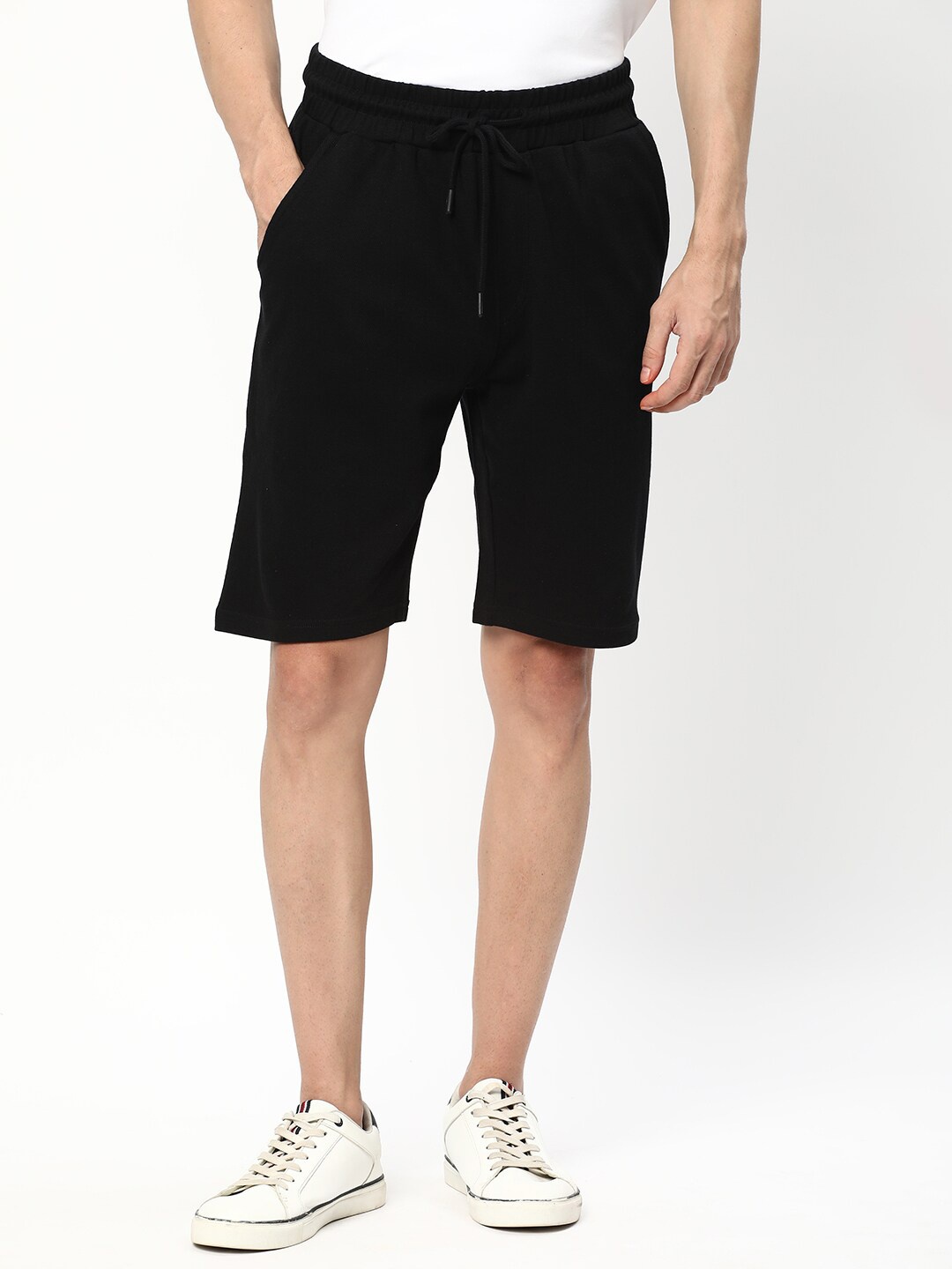 

R&B Men Mid-Rise Cotton Shorts, Black