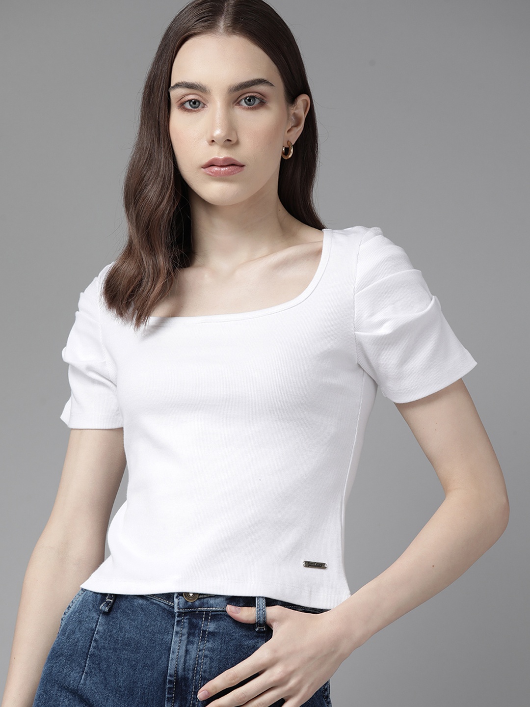

Roadster Women Solid Slim Fit T-shirt, White