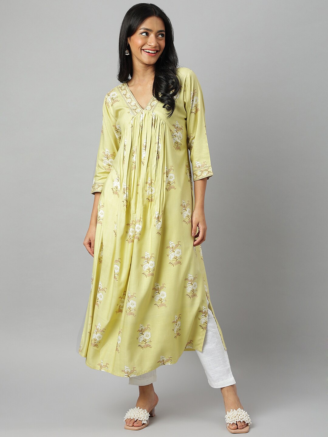 

RATAN Floral Printed V-Neck Gathered Anarkali Kurta, Green