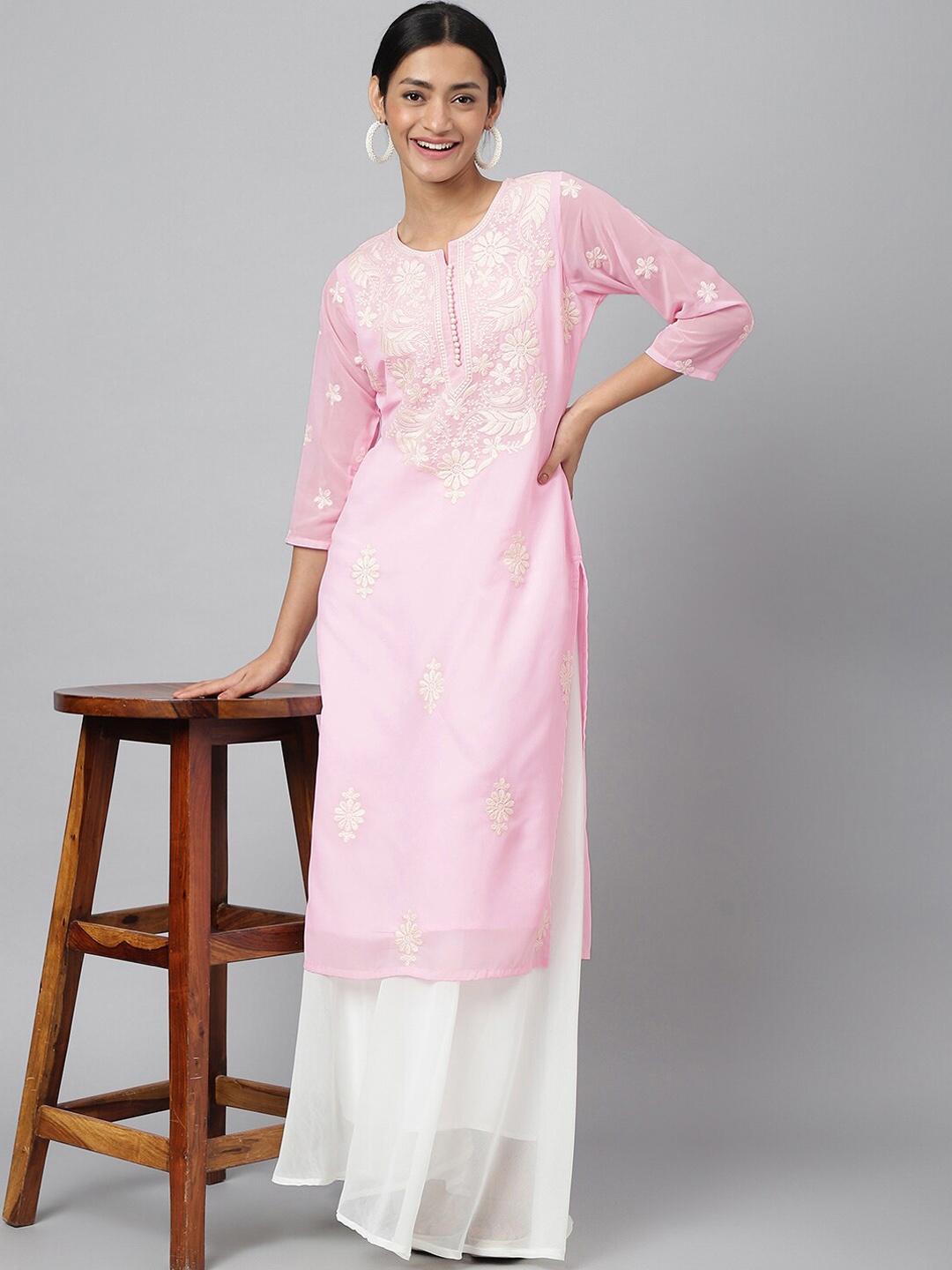 

RATAN Floral Embroidered Notch Neck Chikankari Kurta, Pink