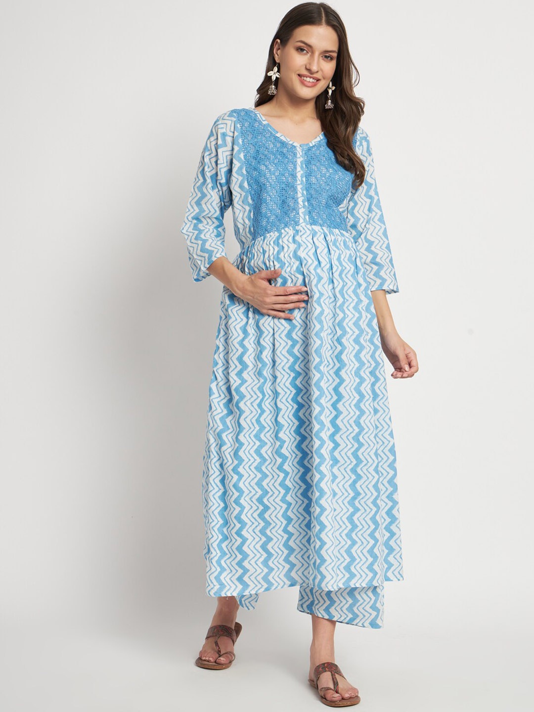 

Aujjessa Chevron Printed Pure Cotton Maternity Kurta With Palazzos, White