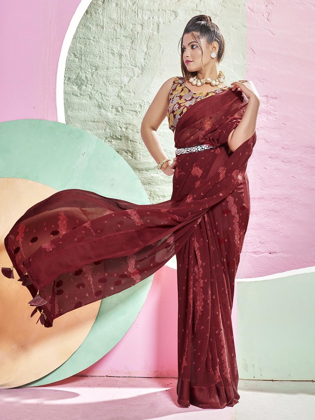 

Triveni Floral Embroidered Pure Georgette Saree, Maroon