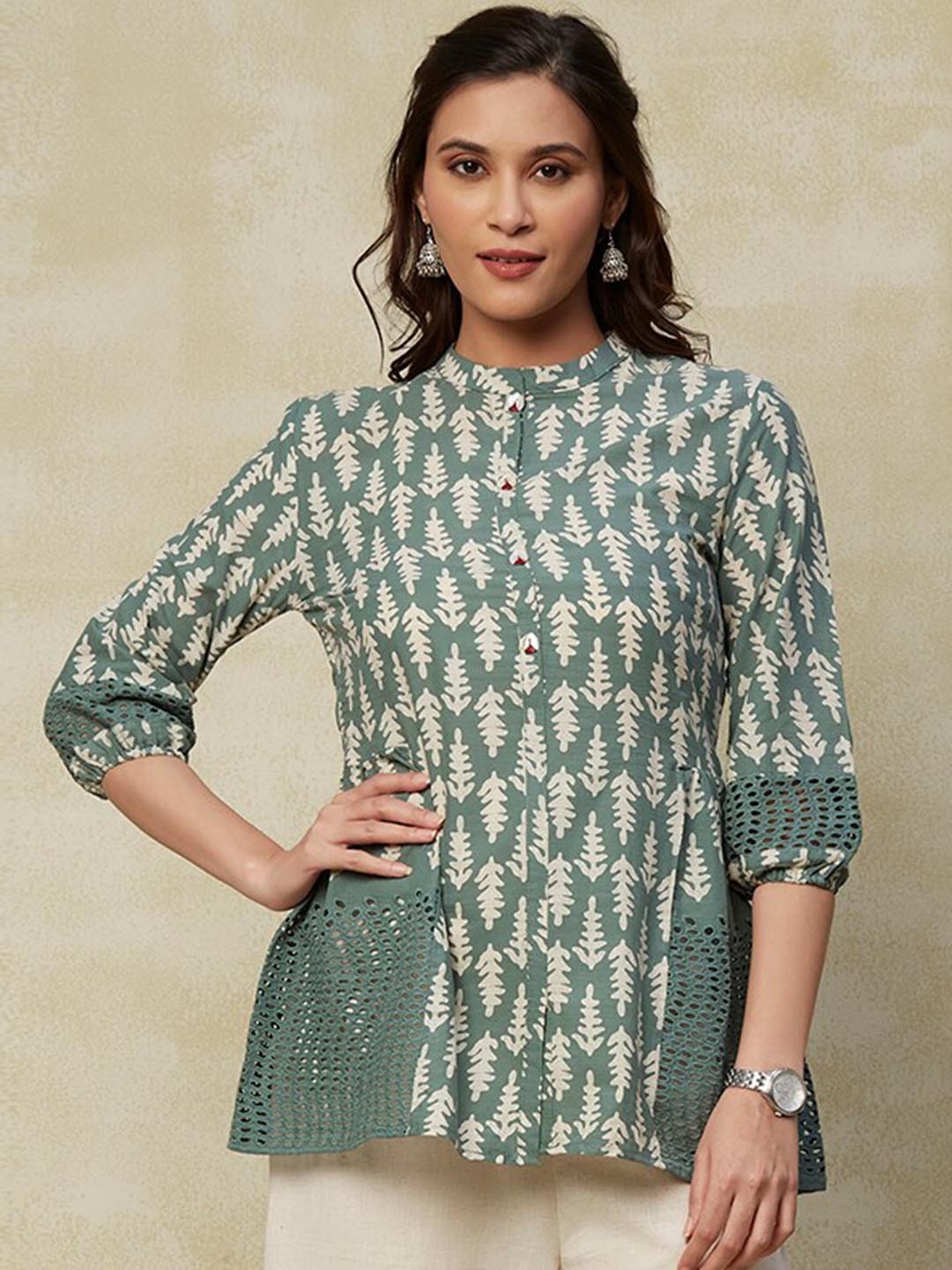 

FASHOR Green and White Abstract Batik Printed Buttoned Schiffili Pure Cotton Kurti