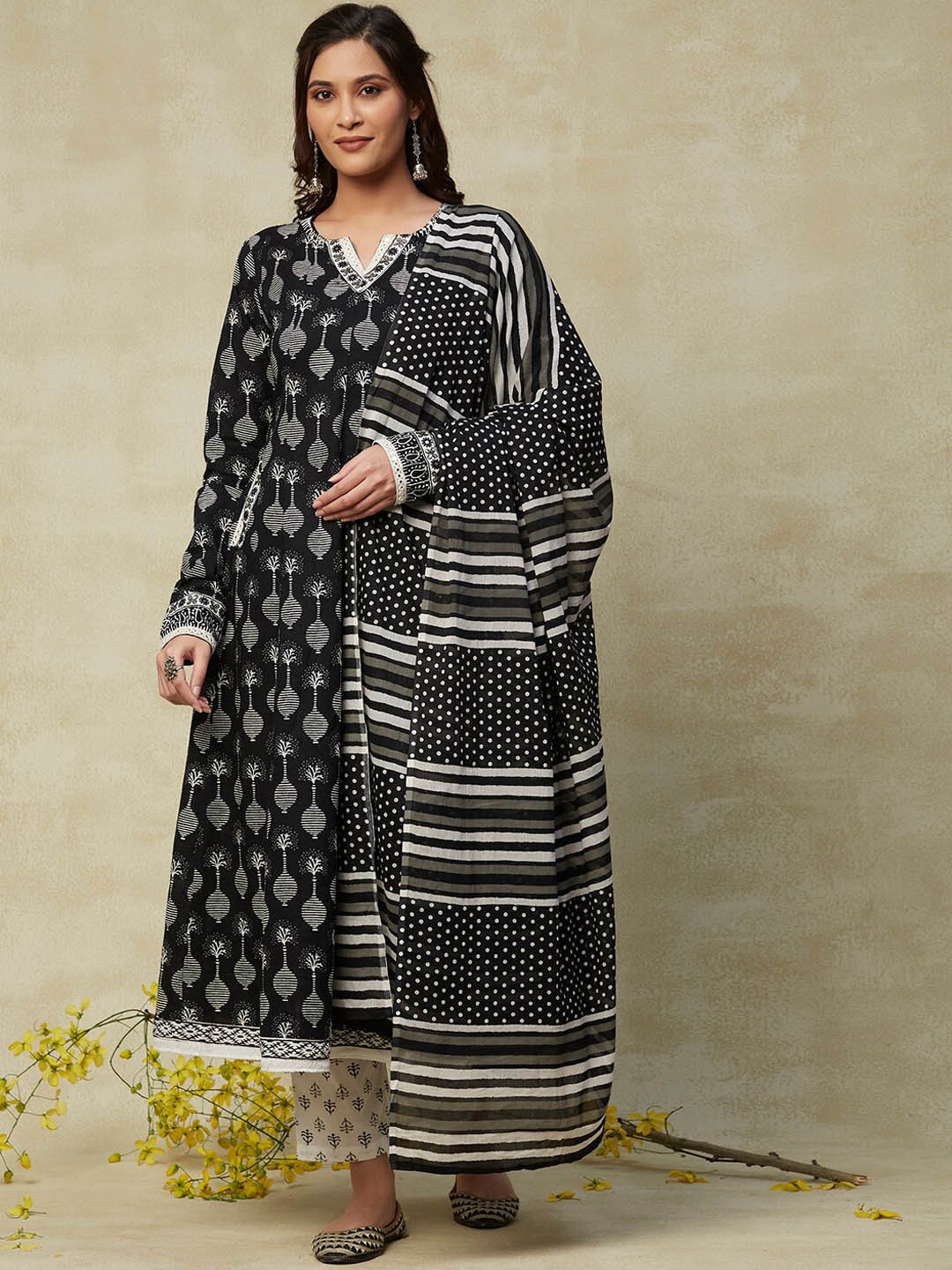 

FASHOR Black Ethnic Motifs Printed Mirror Work Pure Cotton Kurta with Trousers & Dupatta