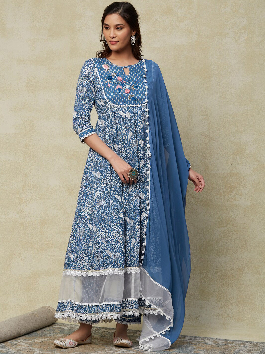 

FASHOR Blue Floral Printed Thread Work Kurta with Trousers & Dupatta