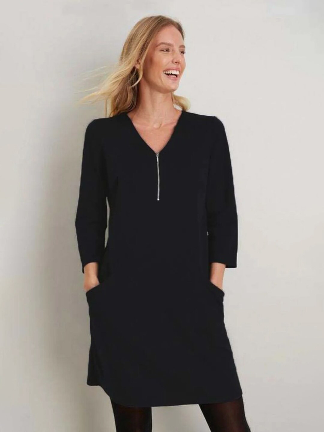 

Styched V-Neck Long Sleeves Pocket Detailing Cotton A-Line Dress, Black