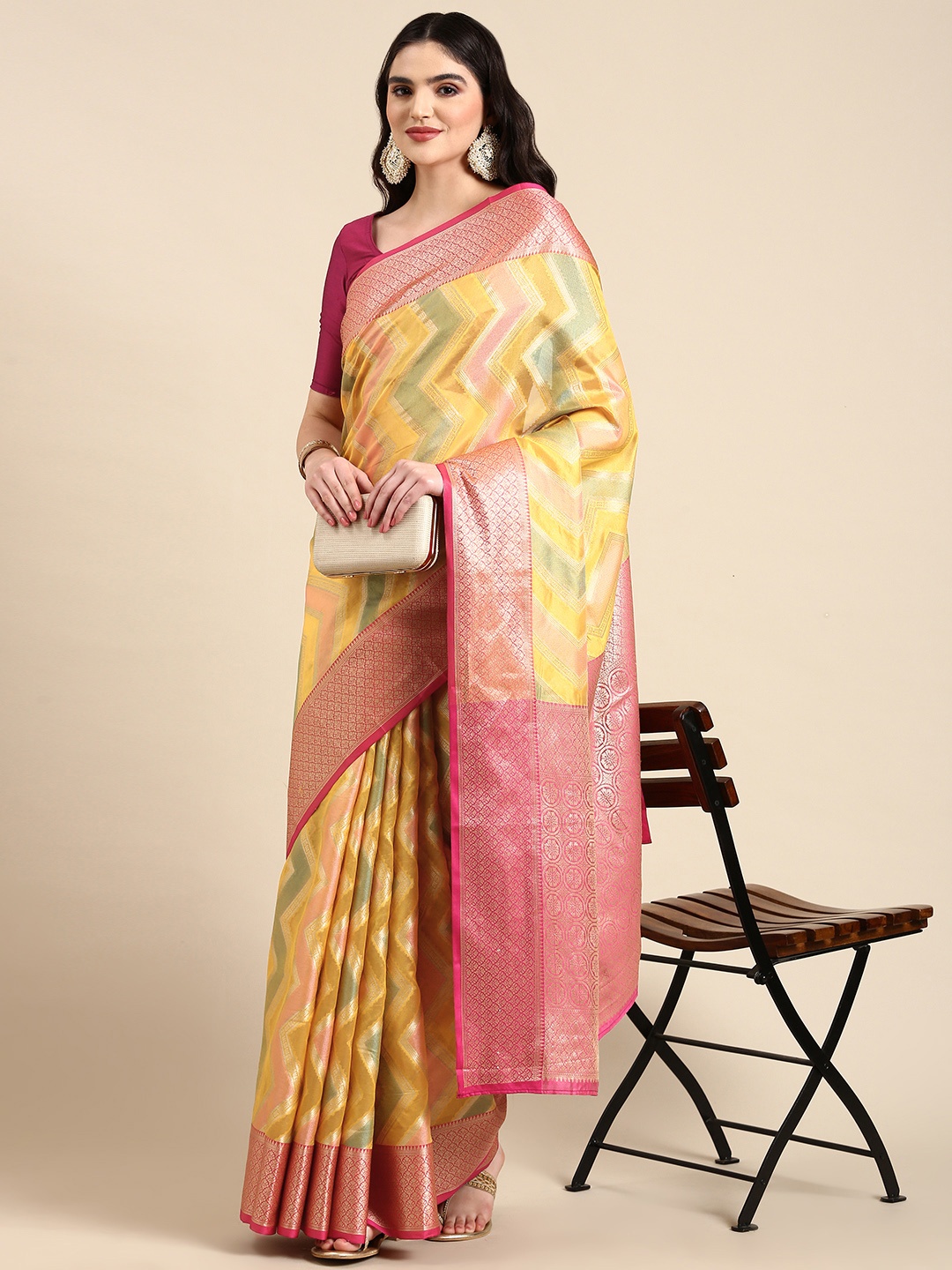 

MOHEY Geometric Woven Design Zari Saree, Yellow