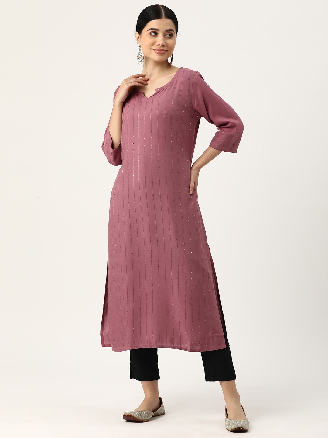 

DIVYANK Embroidered Sequinned Kurta, Mauve