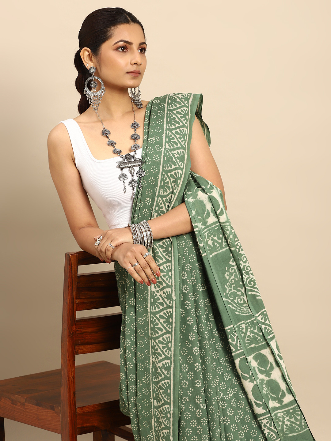 

Taavi Dabu Pure Cotton Block Print Saree, Green