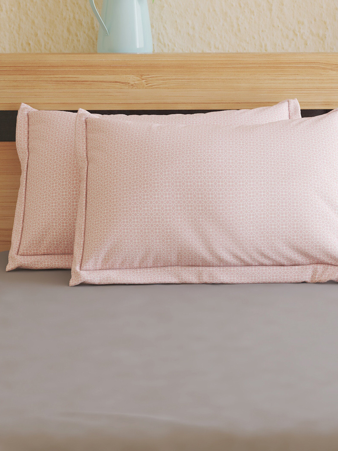 

Home Centre Medley Hoovu Pink 2 Pieces Printed Cotton Pillow Covers
