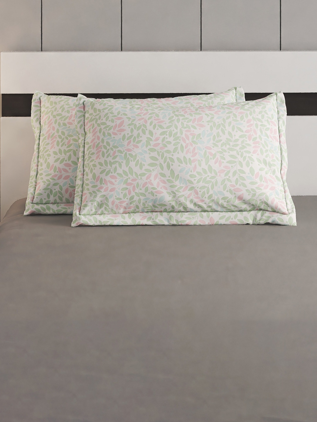 

Home Centre Grandeur Green 2 Pieces Printed Cotton Pillow Covers