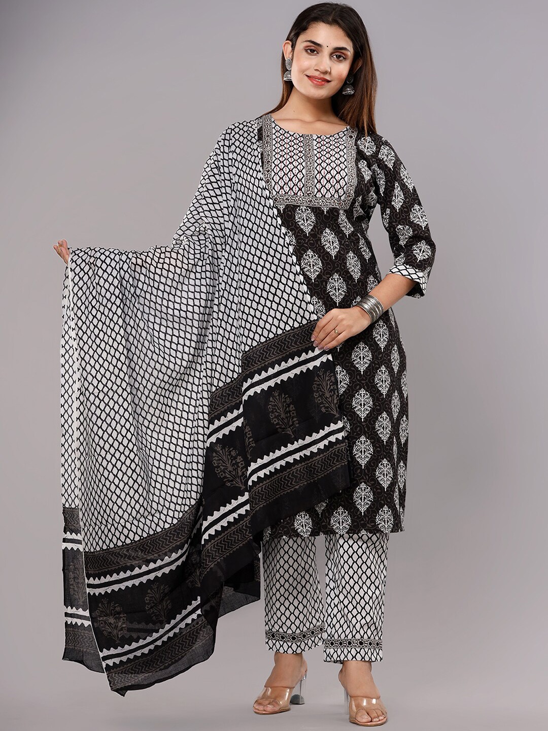 

gvs shoppe Ethnic Printed Sequinned Detail Pure Cotton Kurta & Trousers With Dupatta, Black