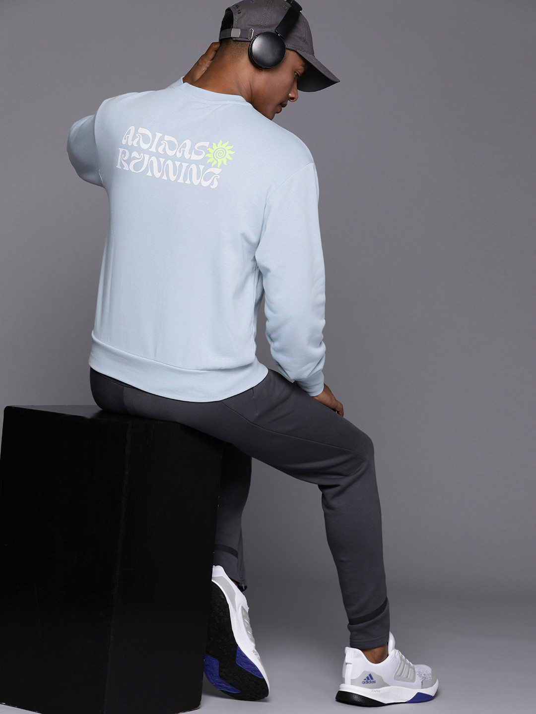 

ADIDAS Unisex BTN UF Crew Printed Running Sweatshirt, Blue