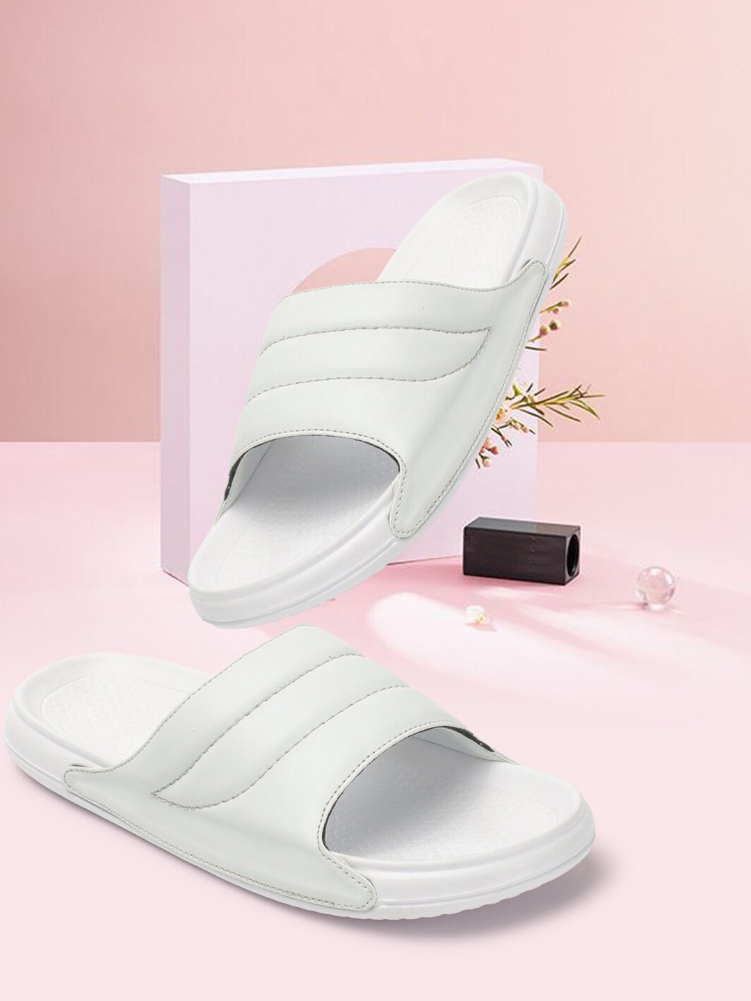 

PERY PAO Men Self Design Sliders, White