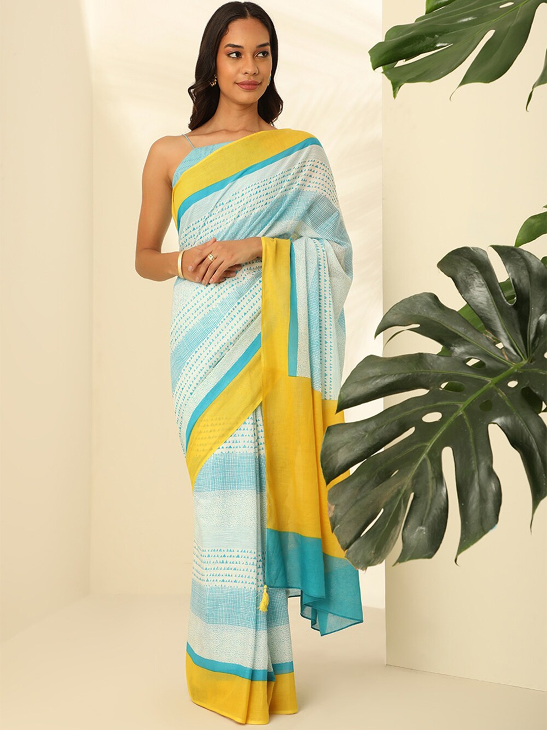 

Taneira Abstract Printed Pure Cotton Saree, Blue