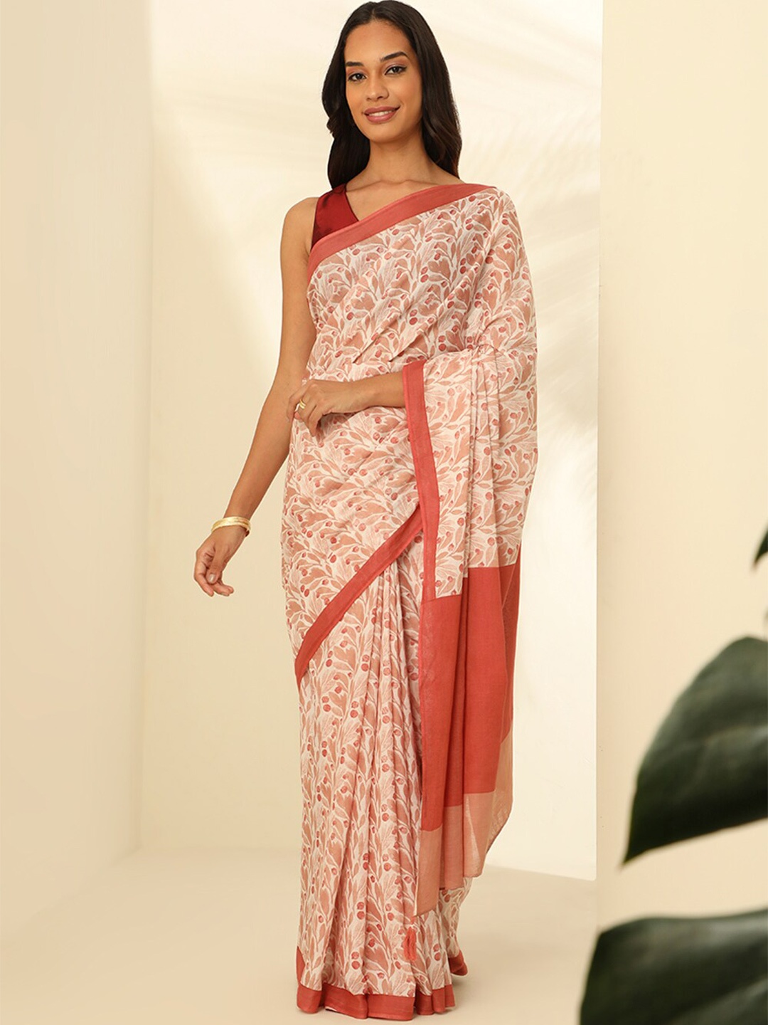 

Taneira Floral Printed Pure Cotton Block Print Saree, Beige