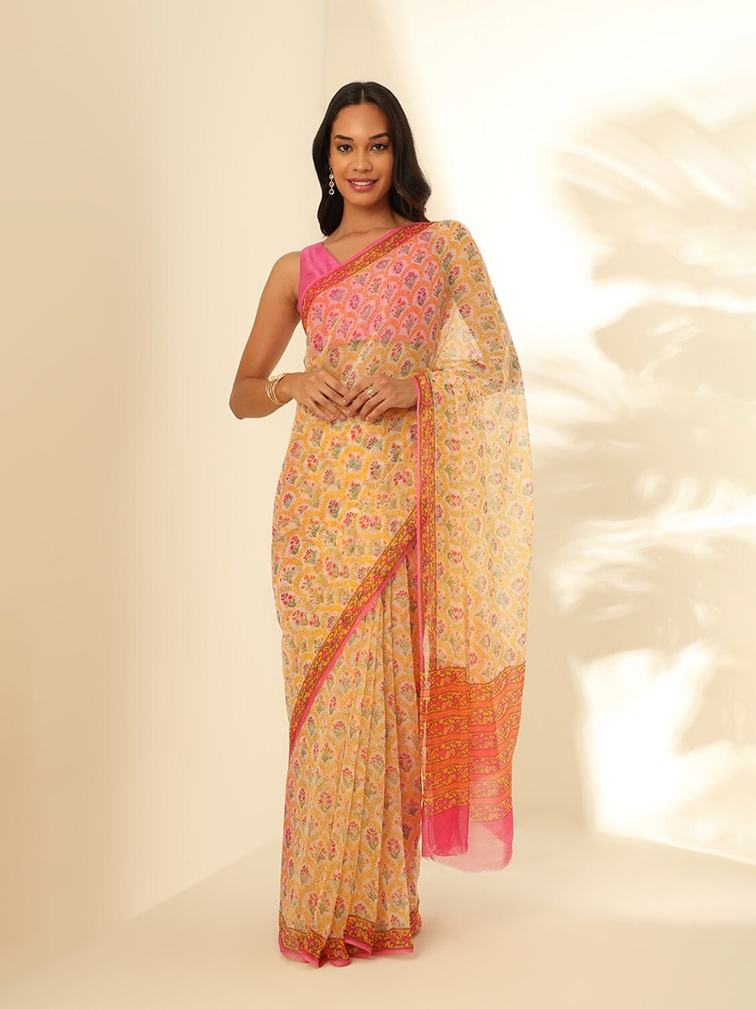 

Taneira Floral Printed Saree, Yellow