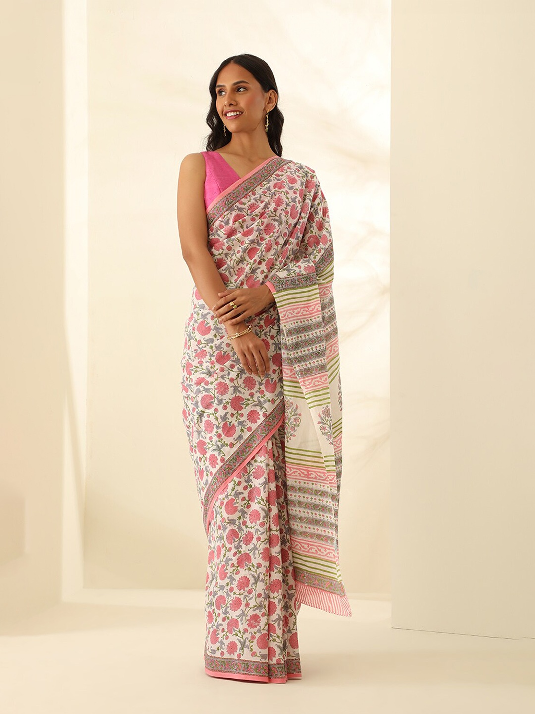 

Taneira Floral Printed Pure Cotton Saree, White