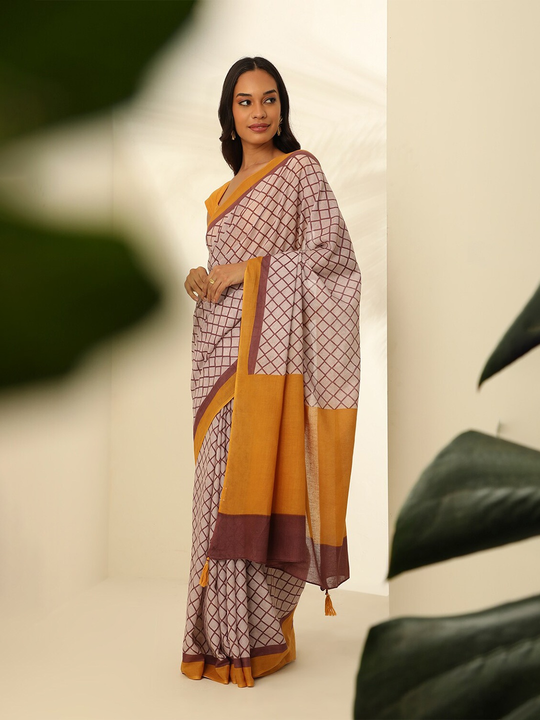 

Taneira Checked Pure Cotton Saree, Beige